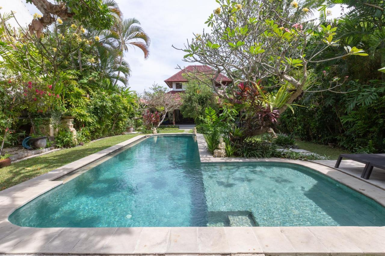Villa Poppy Seminyak Екстер'єр фото